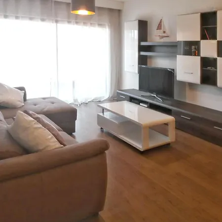 Contemporary In With Shared Pool Apartmán *